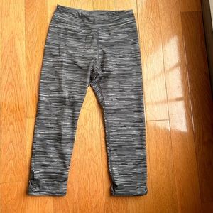 Champion Girls Large Cropped Leggings